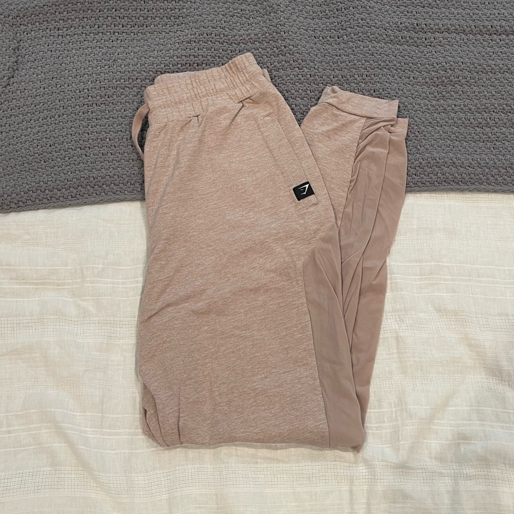 COPY - Gymshark Joggers w/ mesh side detailing - medium